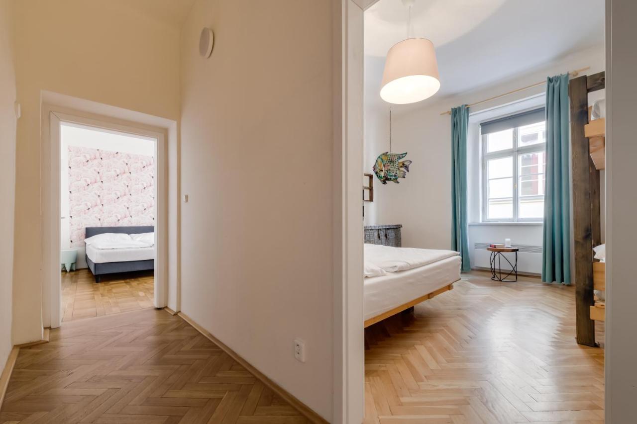 Curiosity Apartments Прага Экстерьер фото