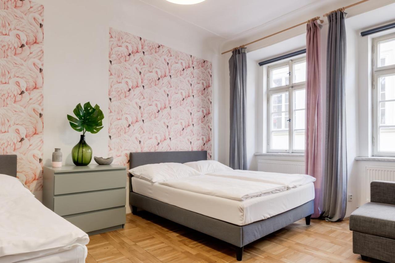 Curiosity Apartments Прага Экстерьер фото