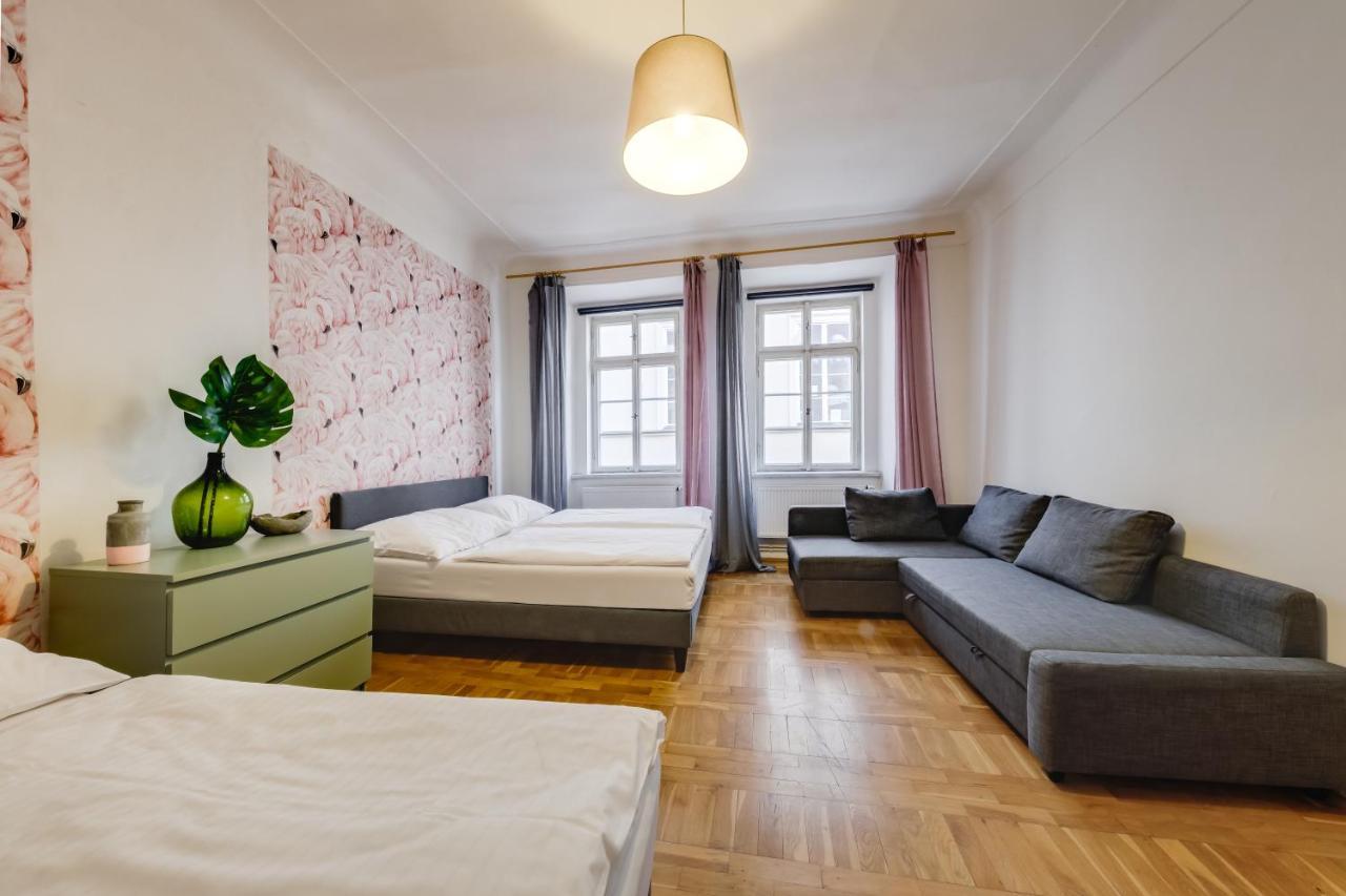 Curiosity Apartments Прага Экстерьер фото
