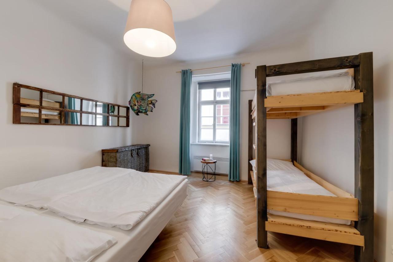 Curiosity Apartments Прага Экстерьер фото