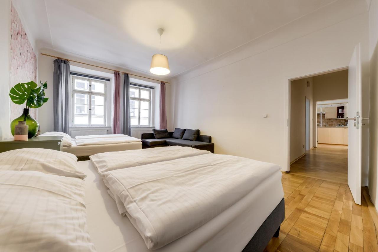 Curiosity Apartments Прага Экстерьер фото