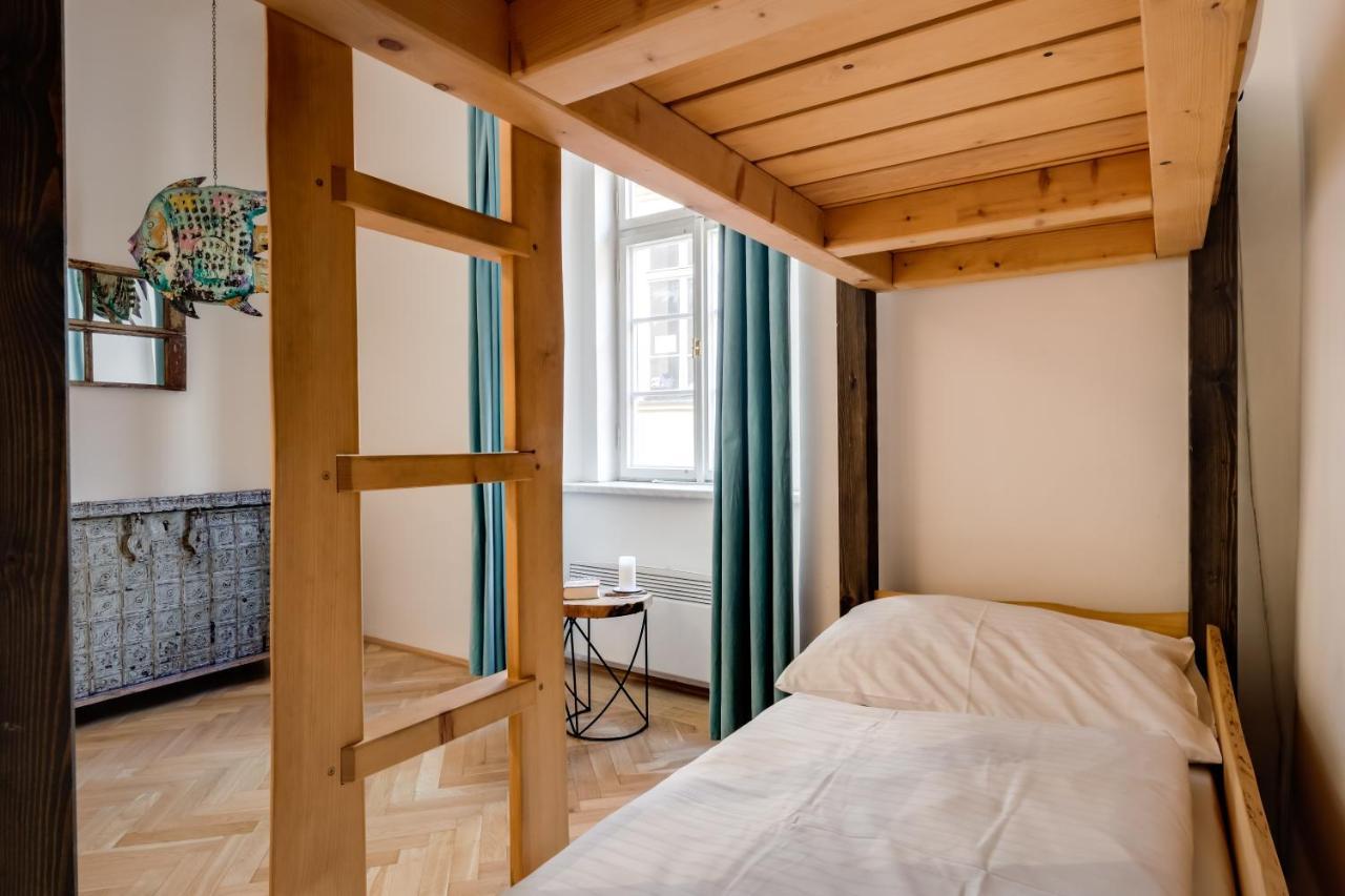 Curiosity Apartments Прага Экстерьер фото