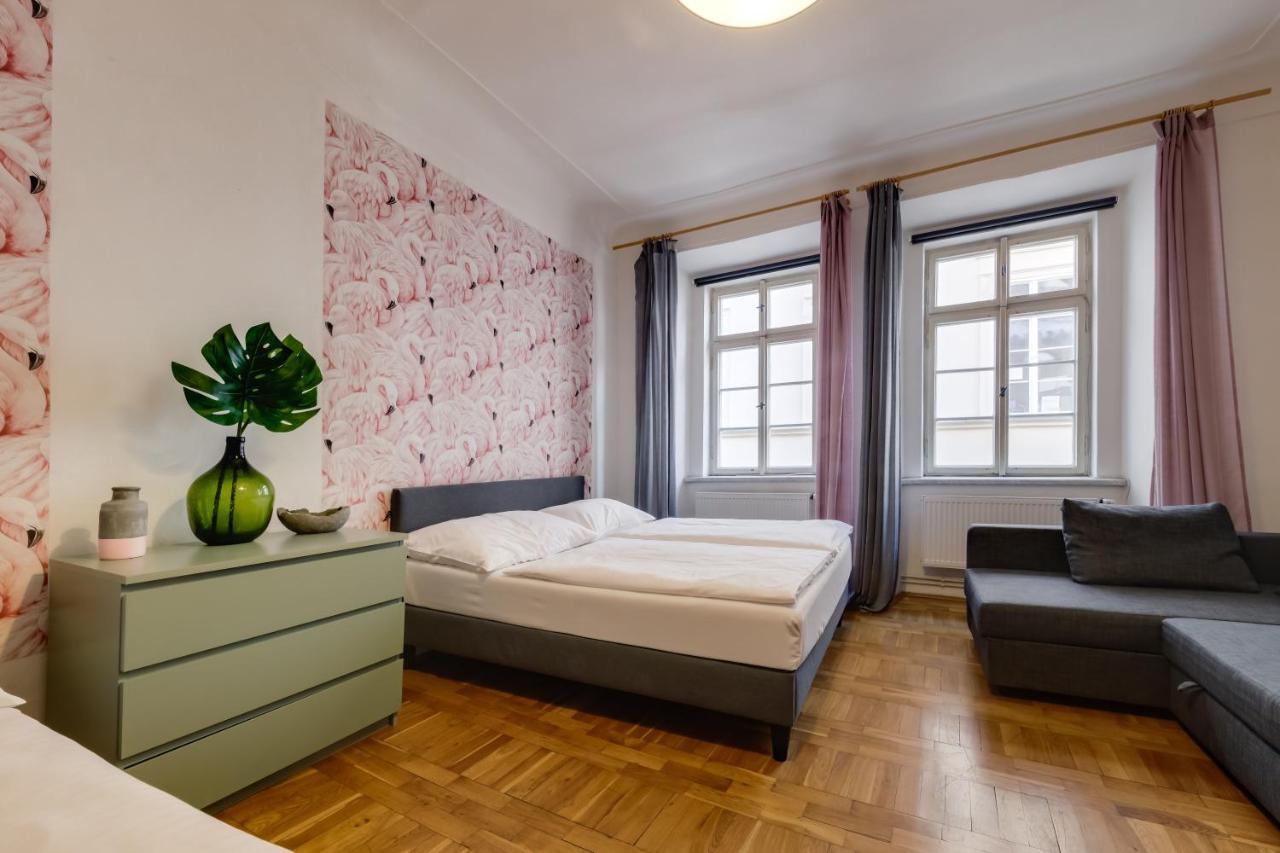 Curiosity Apartments Прага Экстерьер фото