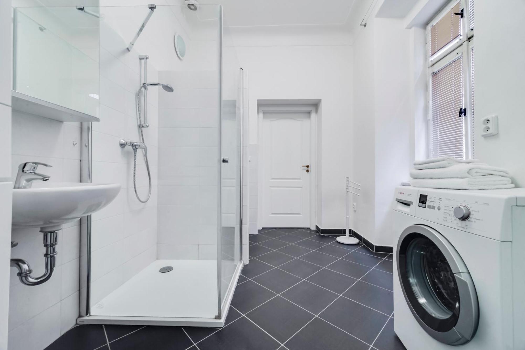 Curiosity Apartments Прага Экстерьер фото